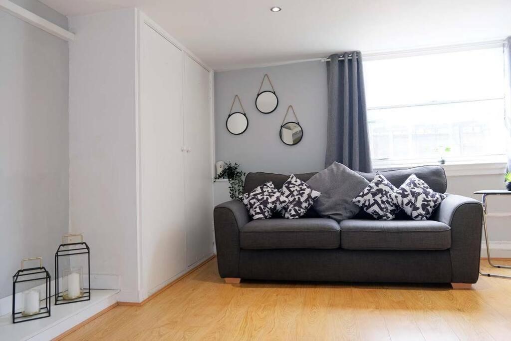 Seymour Townhouse By Serviced Living Liverpool Exterior photo